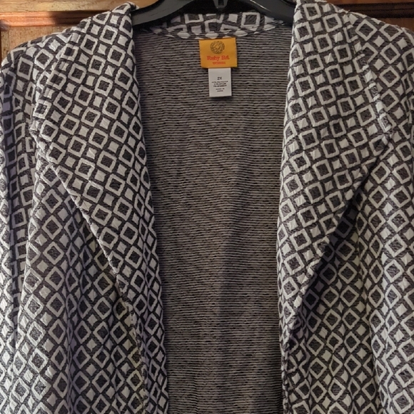 Geometric Patterned Gray Jacket - Picture 12 of 12